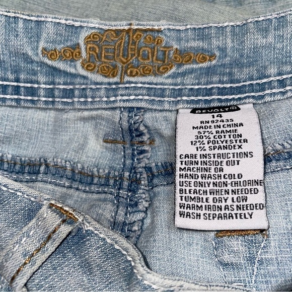 Revolt Light Wash  Low Rise Jeans Size 14 - Picture 9 of 9